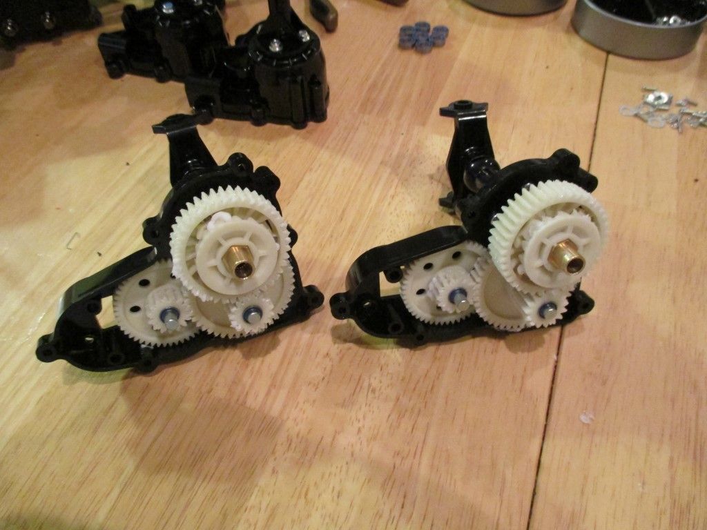 Differentials installed in gearboxes